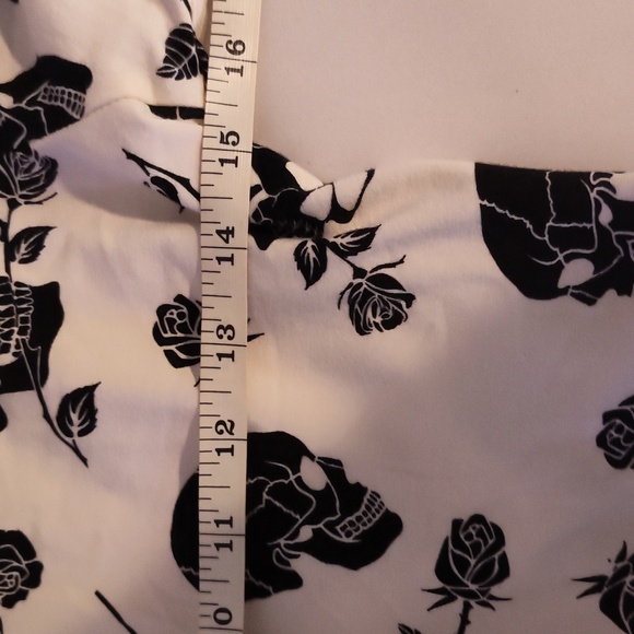 Cream & Black Skull Collared Dress Hot Topic Midnight Hour Size Small - Picture 7 of 9